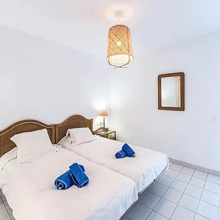 Jardines De * נרחה